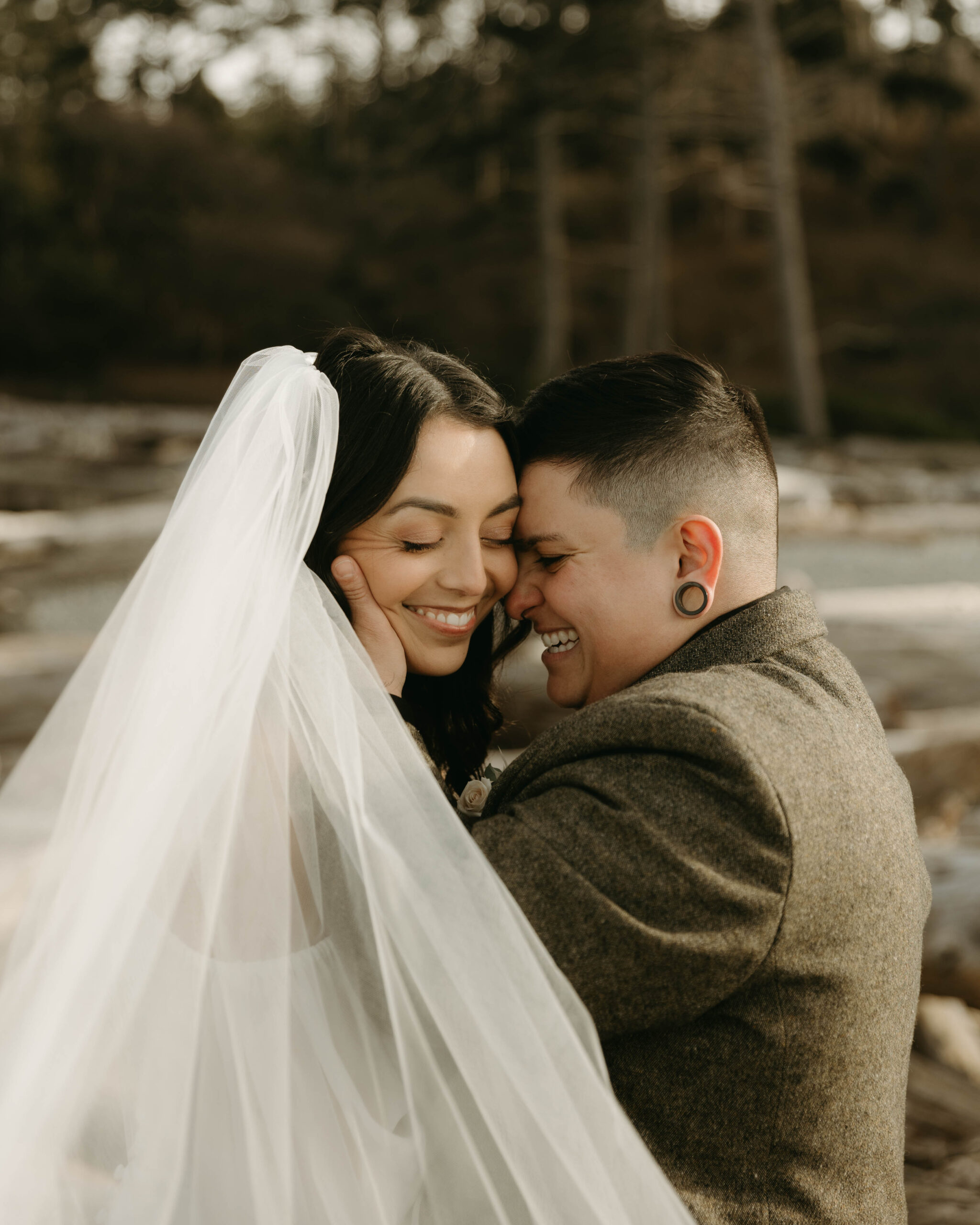 Washington coast elopement in winter